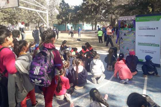 Niños de Joaquín V. González aprendieron sobre los perjuicios que causan las adicciones